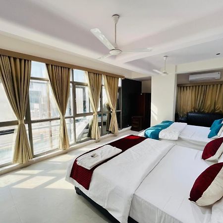 Hotel Royal Sky Morbi Buitenkant foto