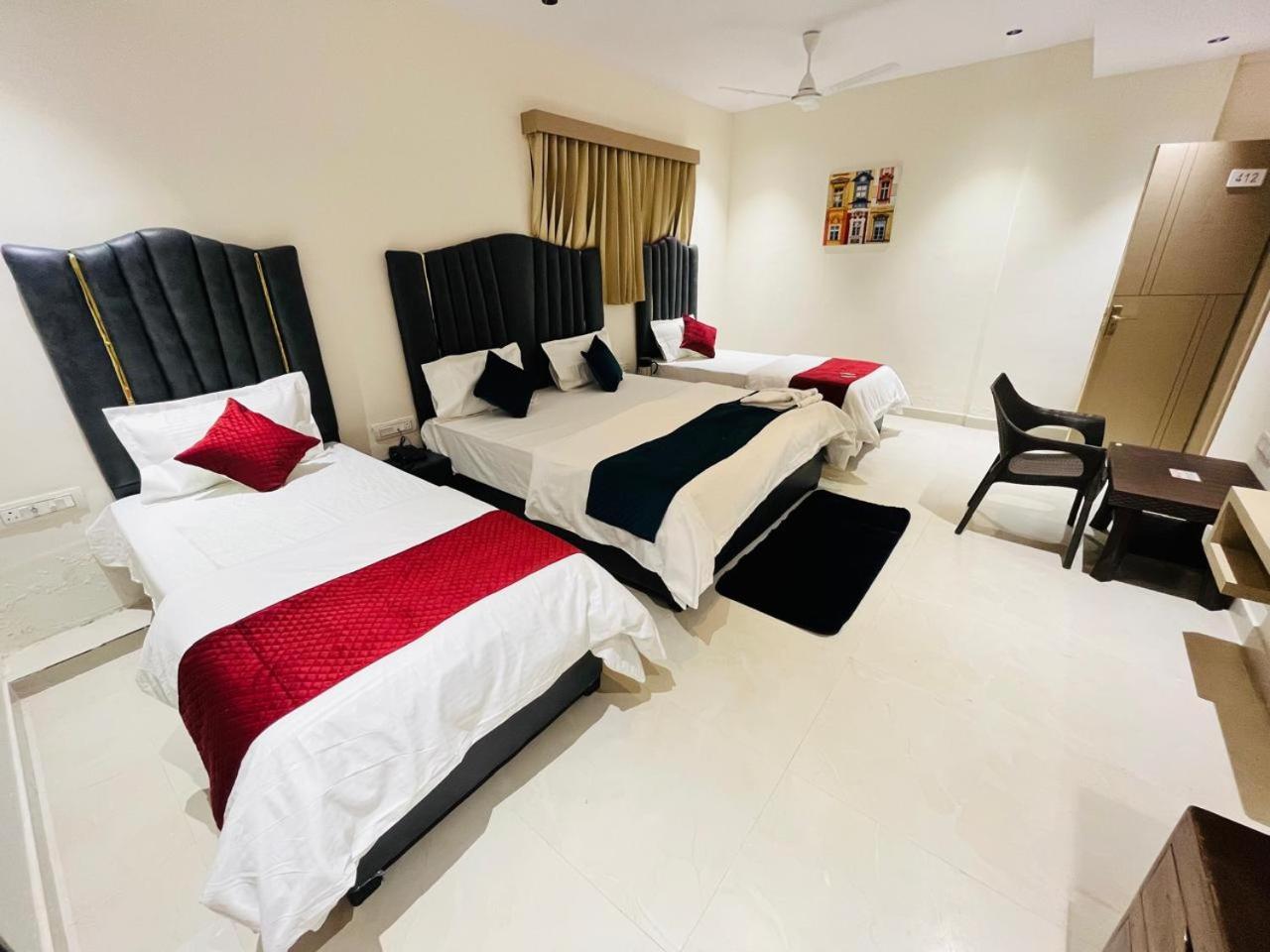 Hotel Royal Sky Morbi Buitenkant foto